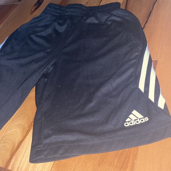 NWOT- ADIDAS CLIMALITE SHORTS - SIZE SMALL (8) - Picture 2 of 6